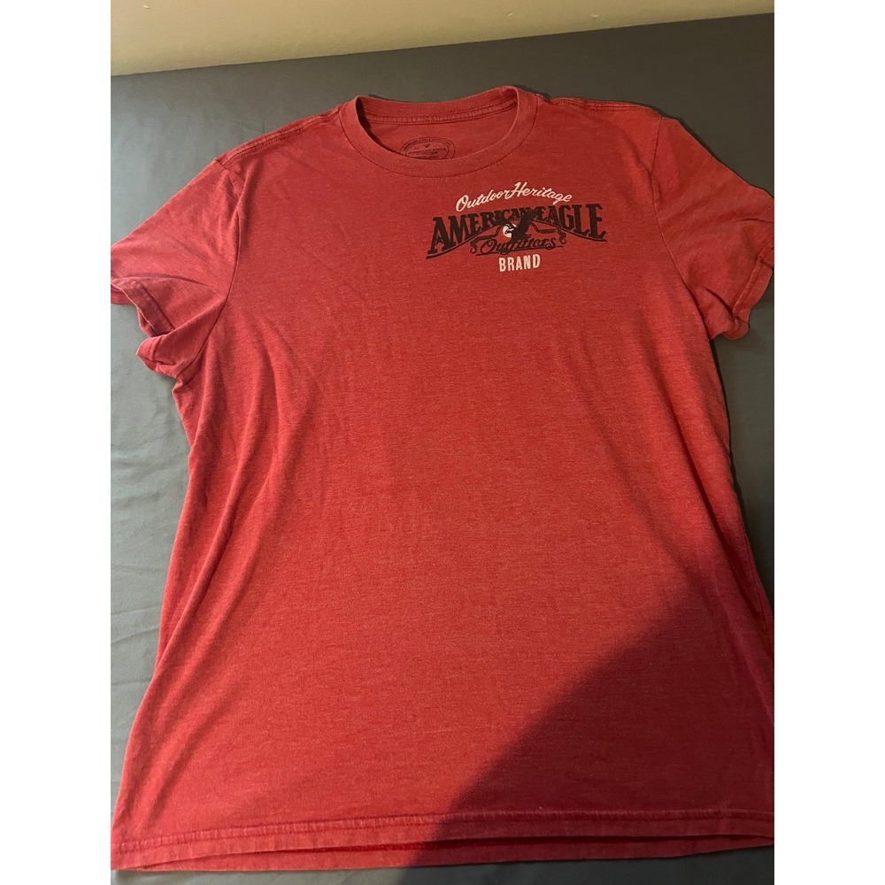American Eagle Mens Athletic Fit Outdoor Heritage Graphic T-Shirt Red LT
